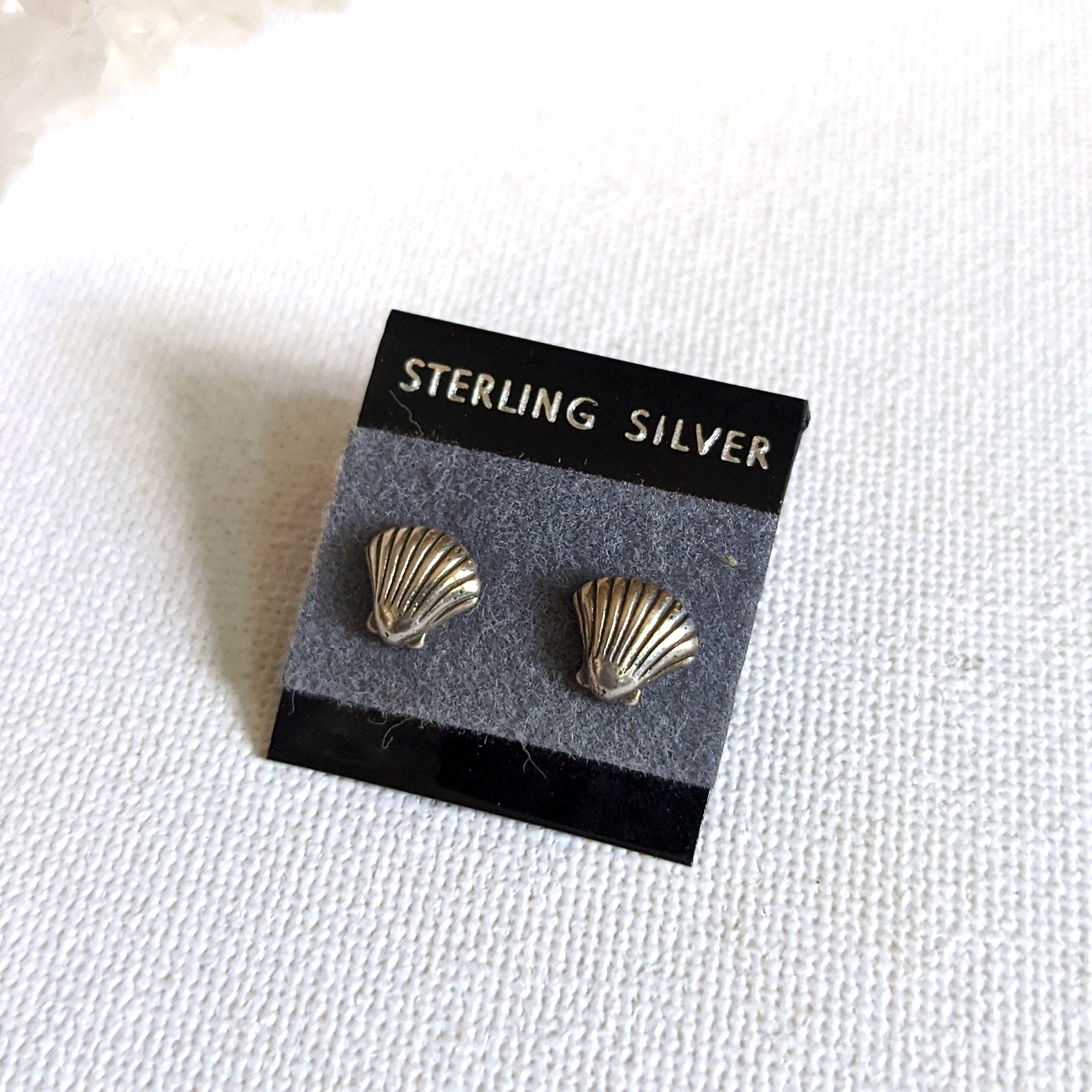 Vintage 925 Sterling Silver Seashell Clam Stud Earrings.